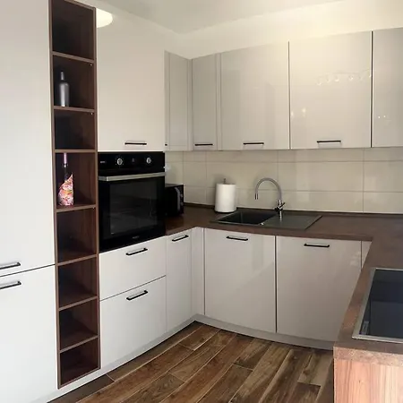 Lamare Apartment *
