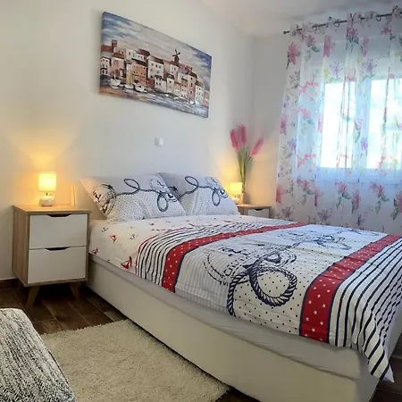 Apartment Lamare
